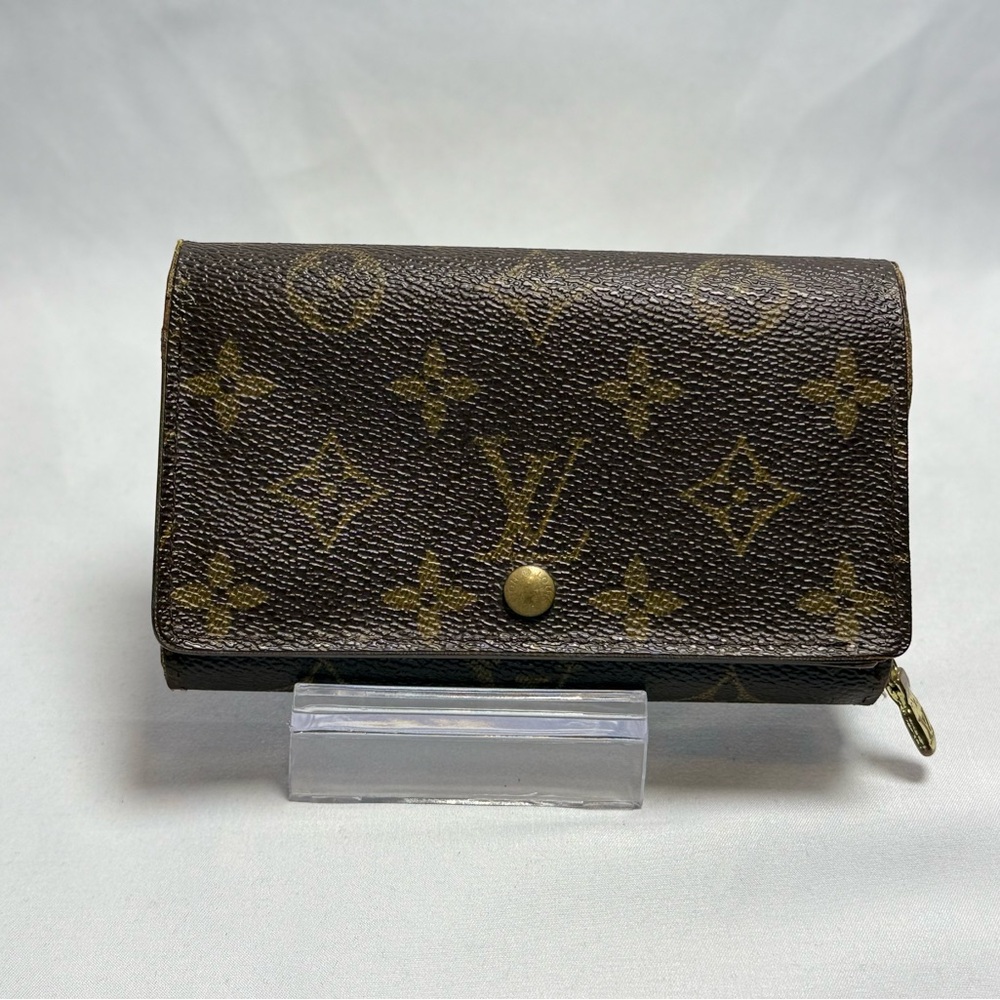 Authentic Louis Vuitton Monogram Wallet – Timeless Luxury